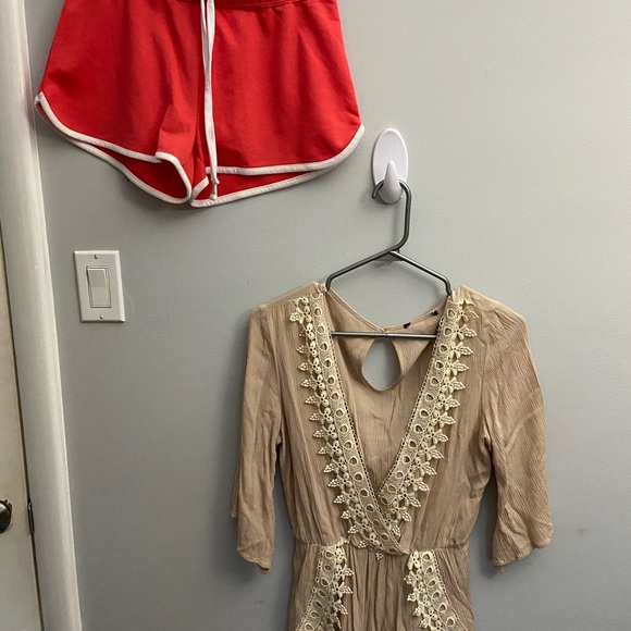 Sizes range from xs to medium. Brands: garage, forever21, urban outfitters. - Picture 7 of 14